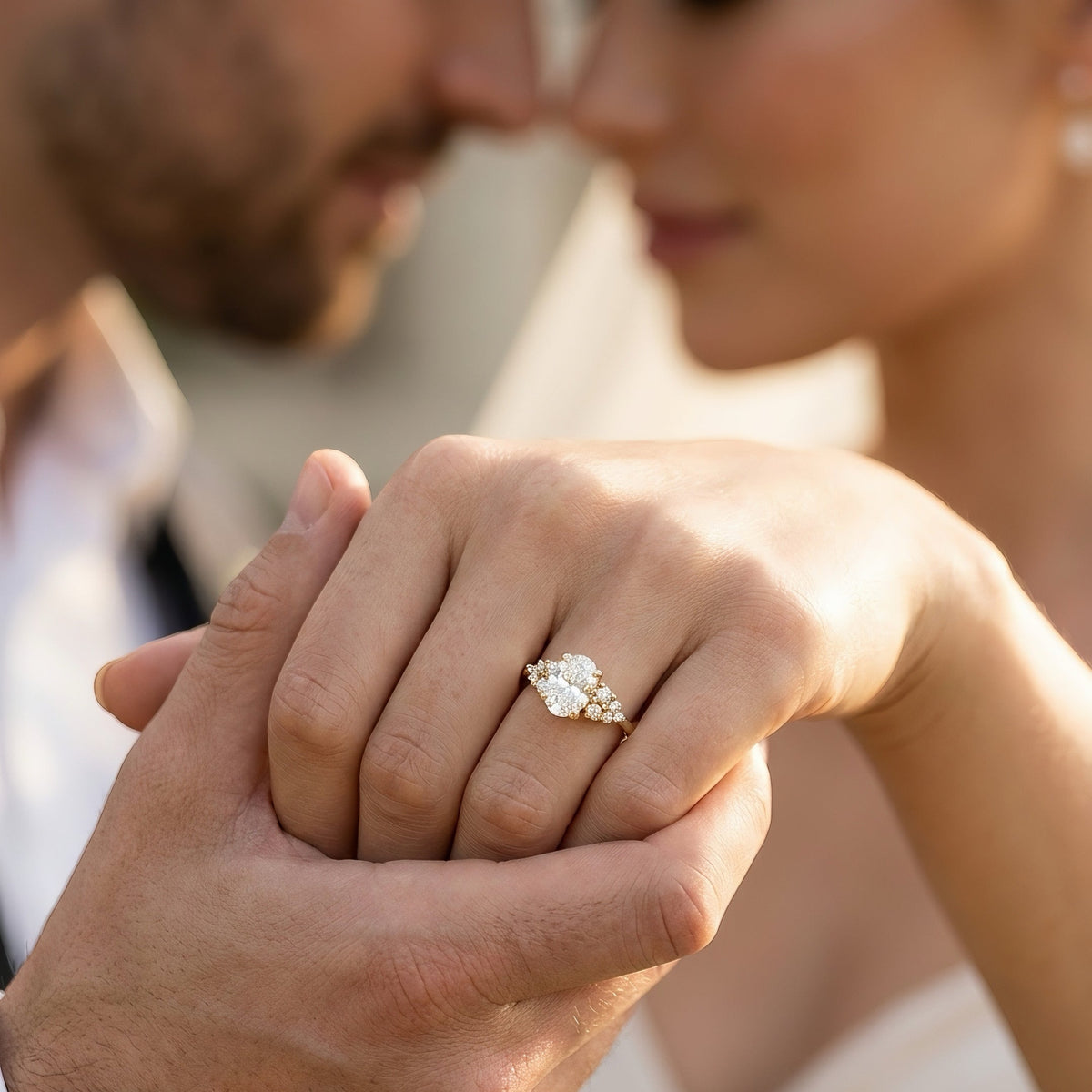 Oval-Cluster Verlobungsring | 2.0 ct | Custom Design | Lab-grown Diamant | 14k Gold | Lunevya