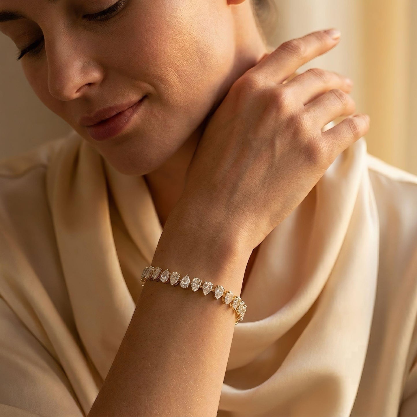 Tennis Bracelet | Pear Cut | IGI Certified | Lab-Grown Diamond | 14k Gold | Lunevya