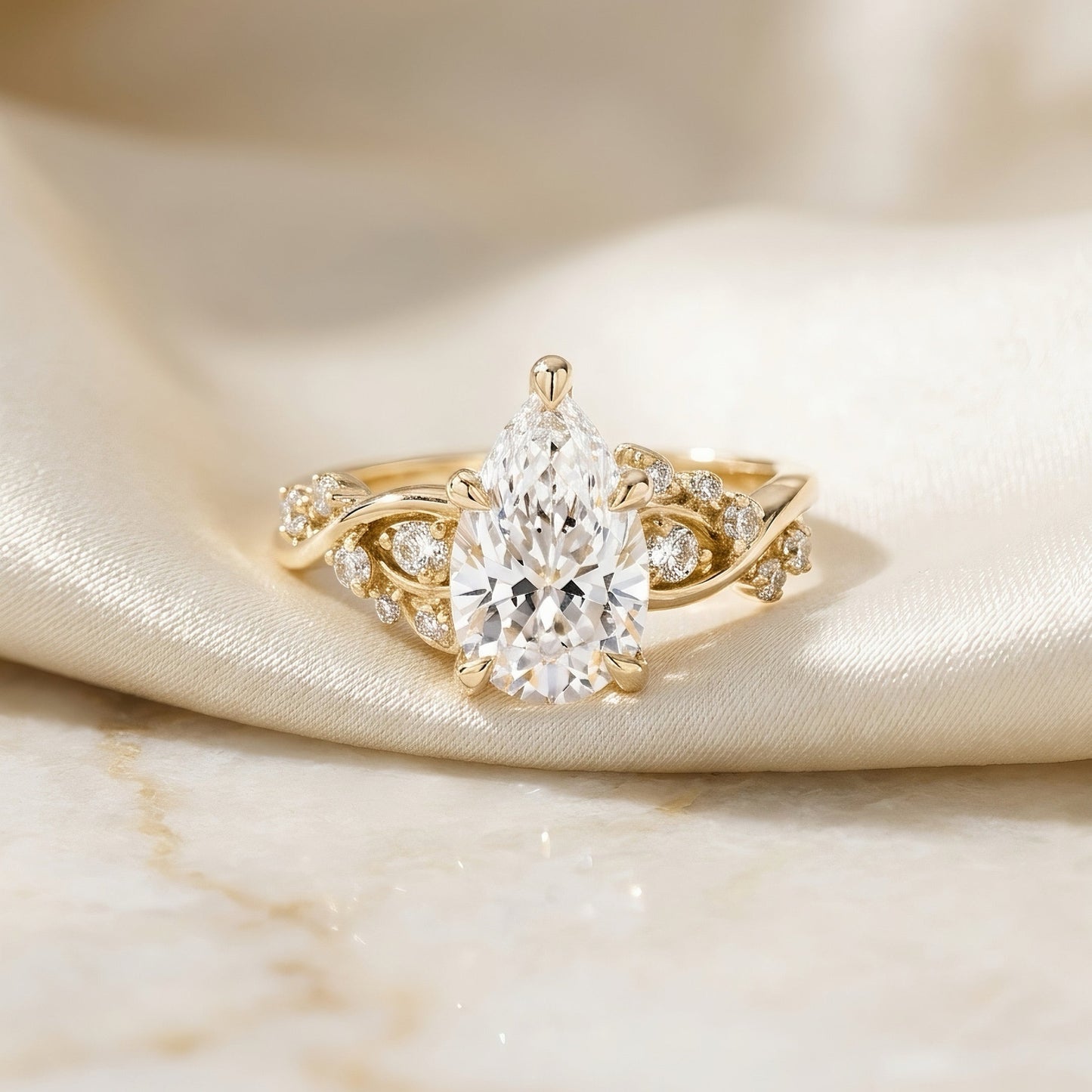 Birnen-Solitär Verlobungsring | 2.0 ct | Custom Design | Lab-grown Diamant | 14k Gold | Lunevya