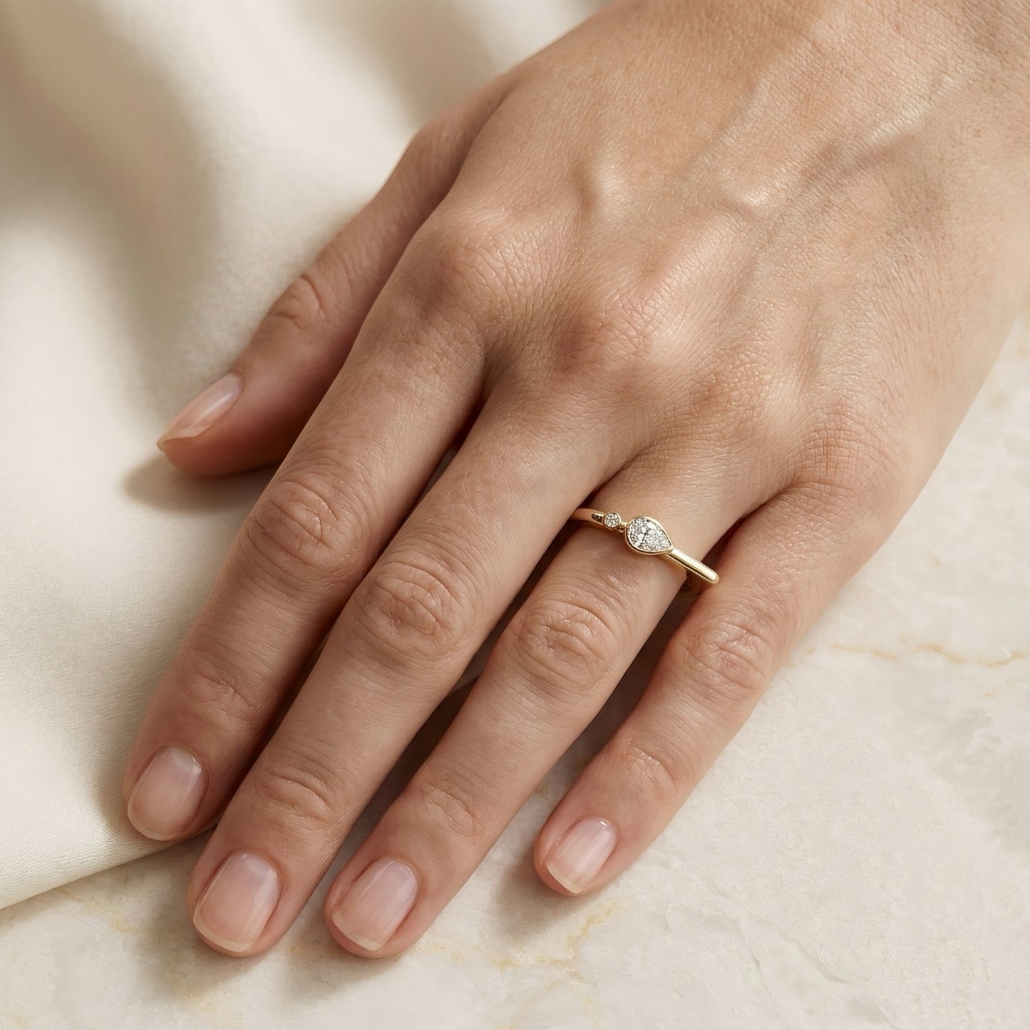 Lunevya Bague en diamant délicate | Taille poire | Design personnalisé | Or 14 carats