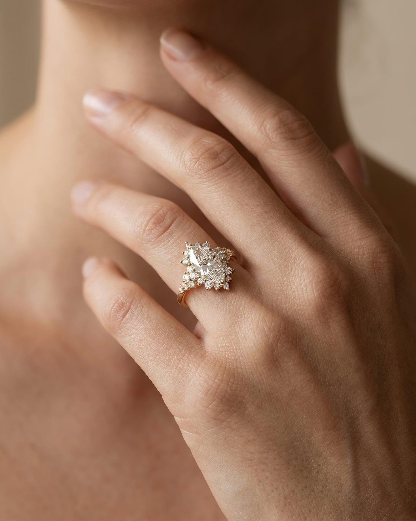 Marquise Verlobungsring 2.0 Karat | Cluster-Design | 14k Gold | Lunevya