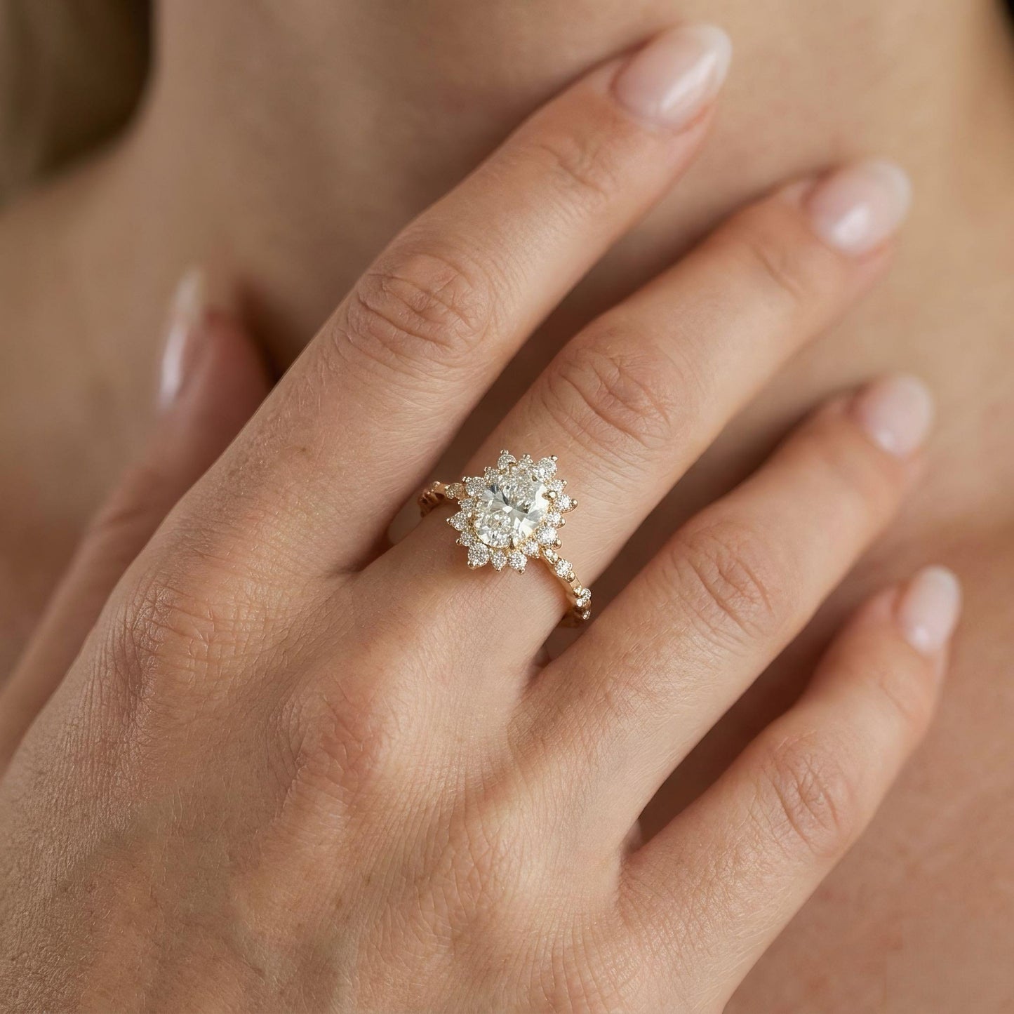 Oval-Cluster Verlobungsring | 2.0 - 5.0 ct | Lab-grown Diamant | 14k Gold | Lunevya