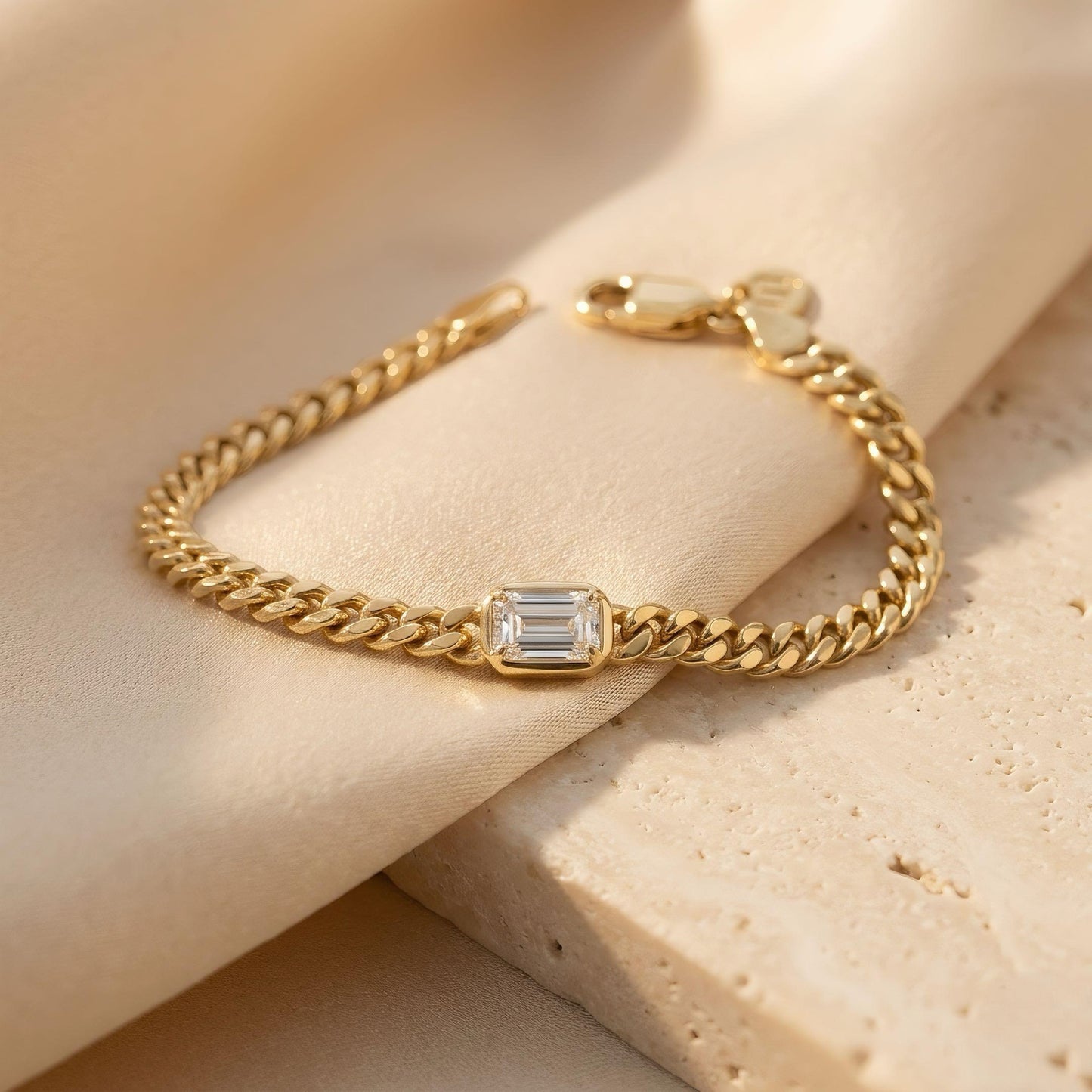 Bracelet exclusif en or 14 carats maille gourmette avec diamant taille émeraude | Certifié IGI