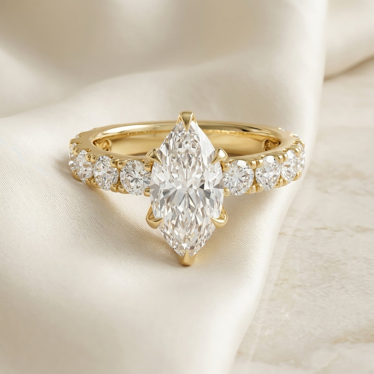Marquise-Cluster Verlobungsring | 2.0 - 4.0 ct | Custom Design | 14k Gold | Lunevya