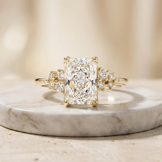 Radiant-Cluster Verlobungsring | Lab-Grown Diamant | 14k Gold | LUNEVYA