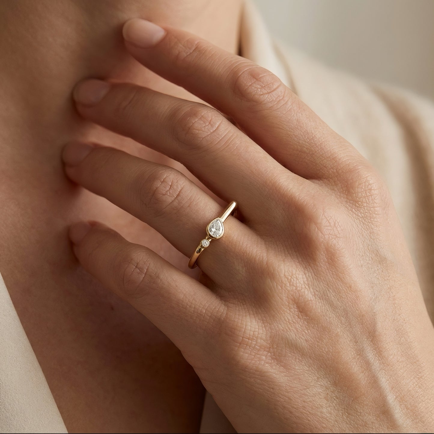 Lunevya Bague en diamant délicate | Taille poire | Design personnalisé | Or 14 carats