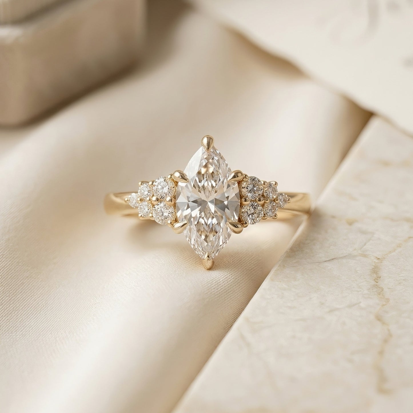 Marquise-Verlobungsring | Florales Cluster-Design | Lab-grown Diamant | 14k Gold | Lunevya