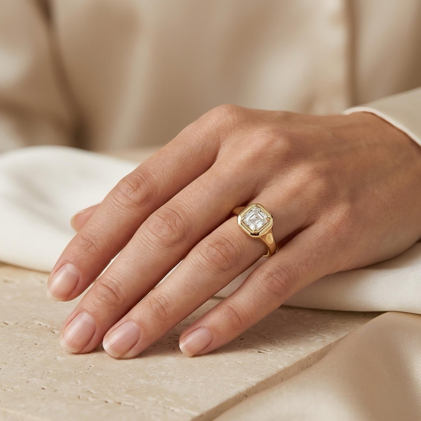 Asscher-Schliff Solitärring | 1,50 ct Labordiamant | Bezel-Setting | 14k Gold – LUNEVYA