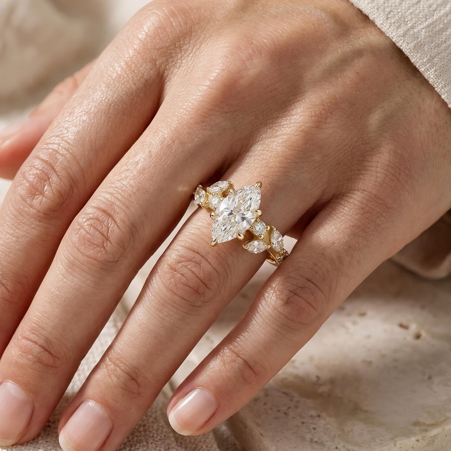 Marquise Verlobungsring | Cluster Diamant Ring 14K Gold | LUNEVYA