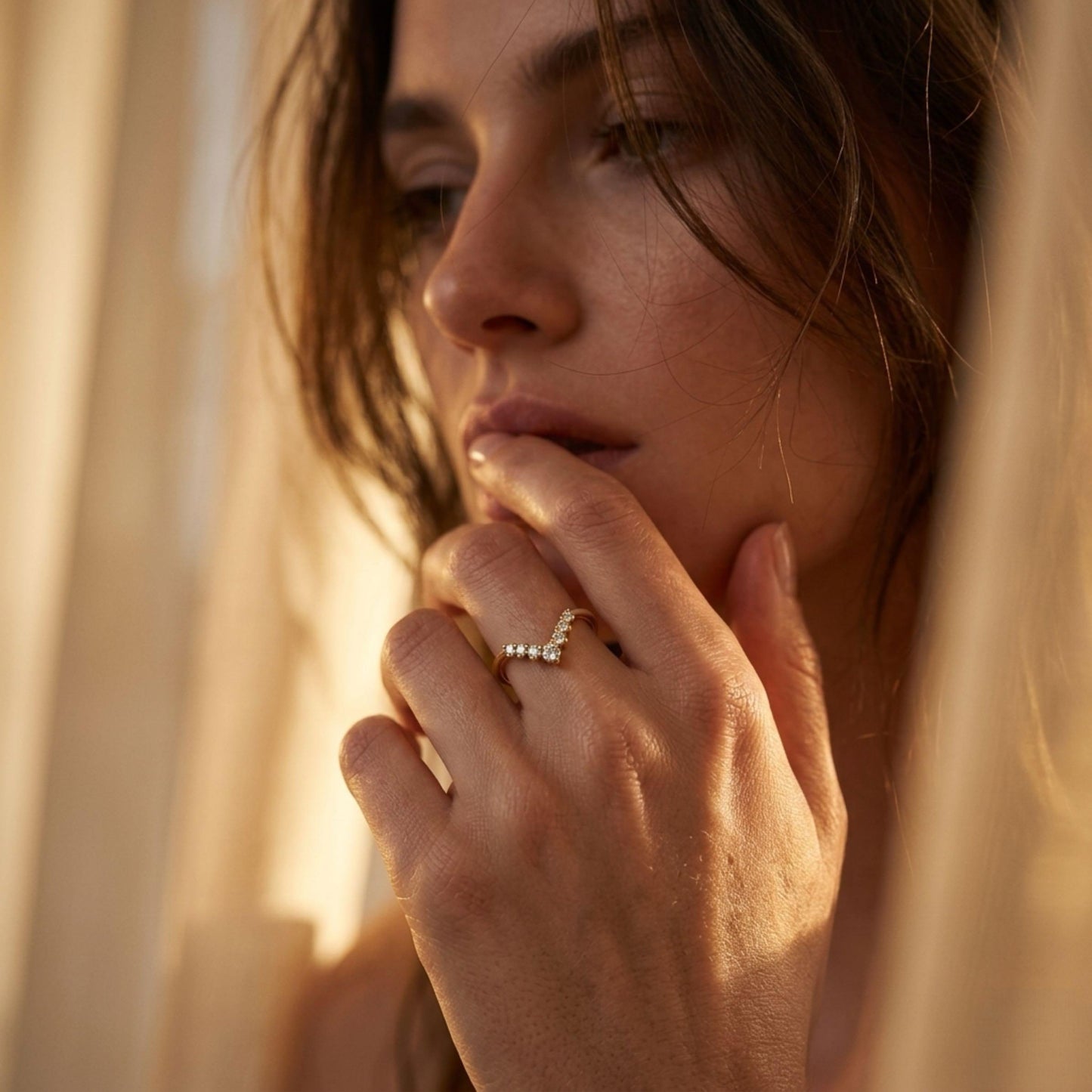 V-Diamantband | 0.60 ct | Moderner Bandring | Lab-grown Diamant | 14k Gold | Lunevya