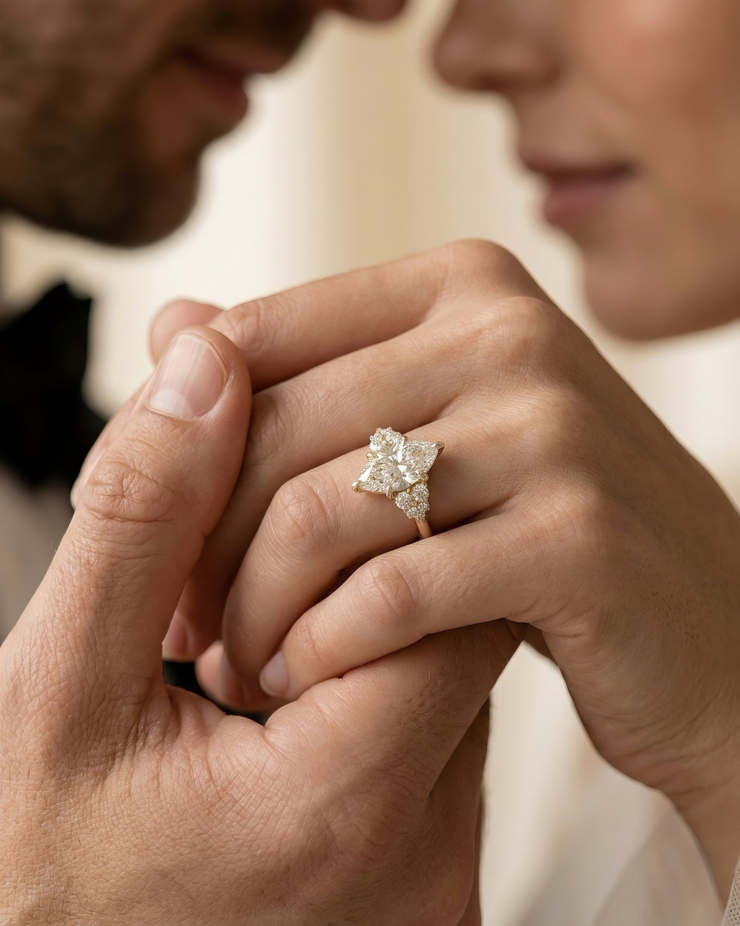 Marquise-Verlobungsring | Florales Cluster-Design | Lab-grown Diamant | 14k Gold | Lunevya
