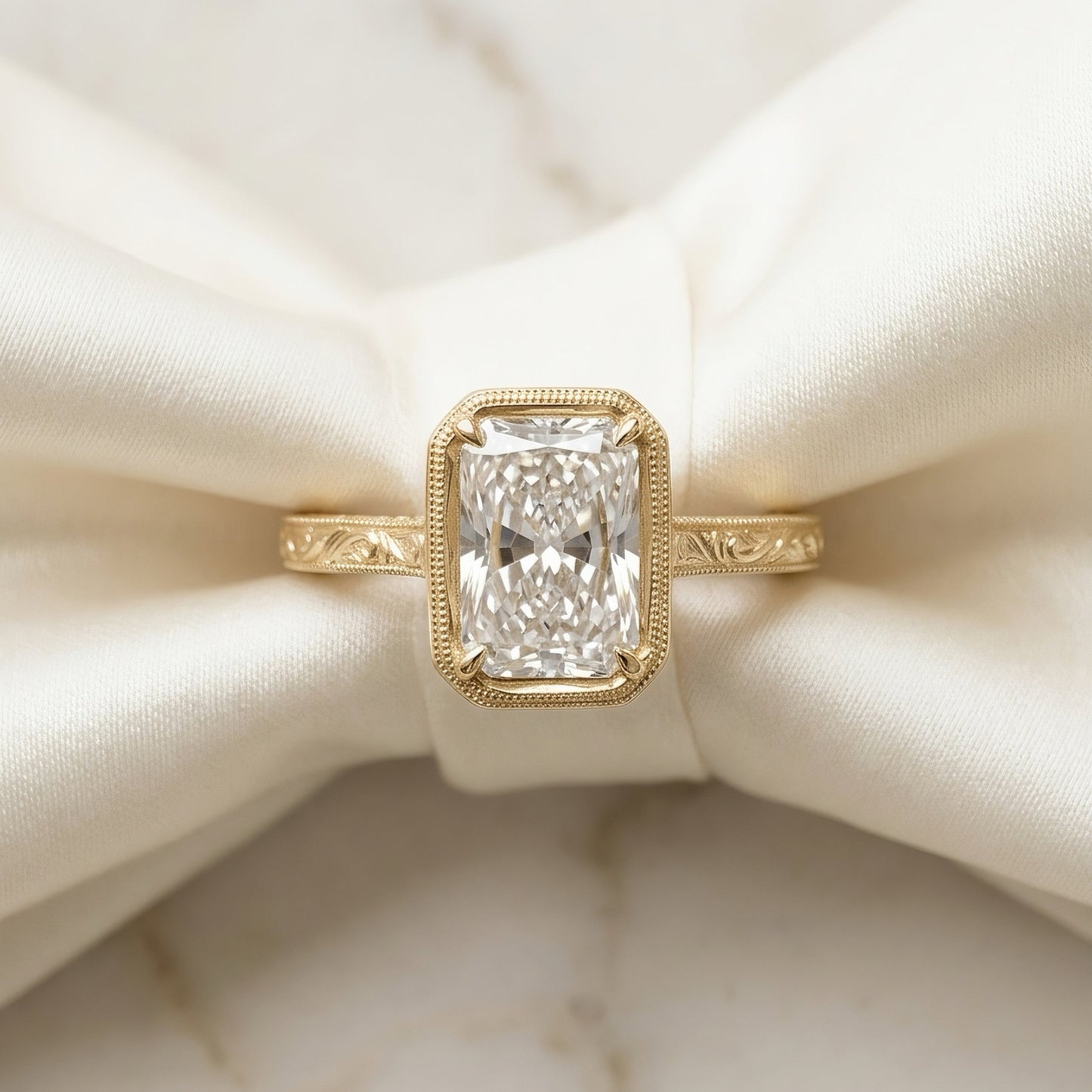 Radiant-Solitär Verlobungsring | 2.0-5.0 ct | Custom Design | 14k Gold | Lunevya