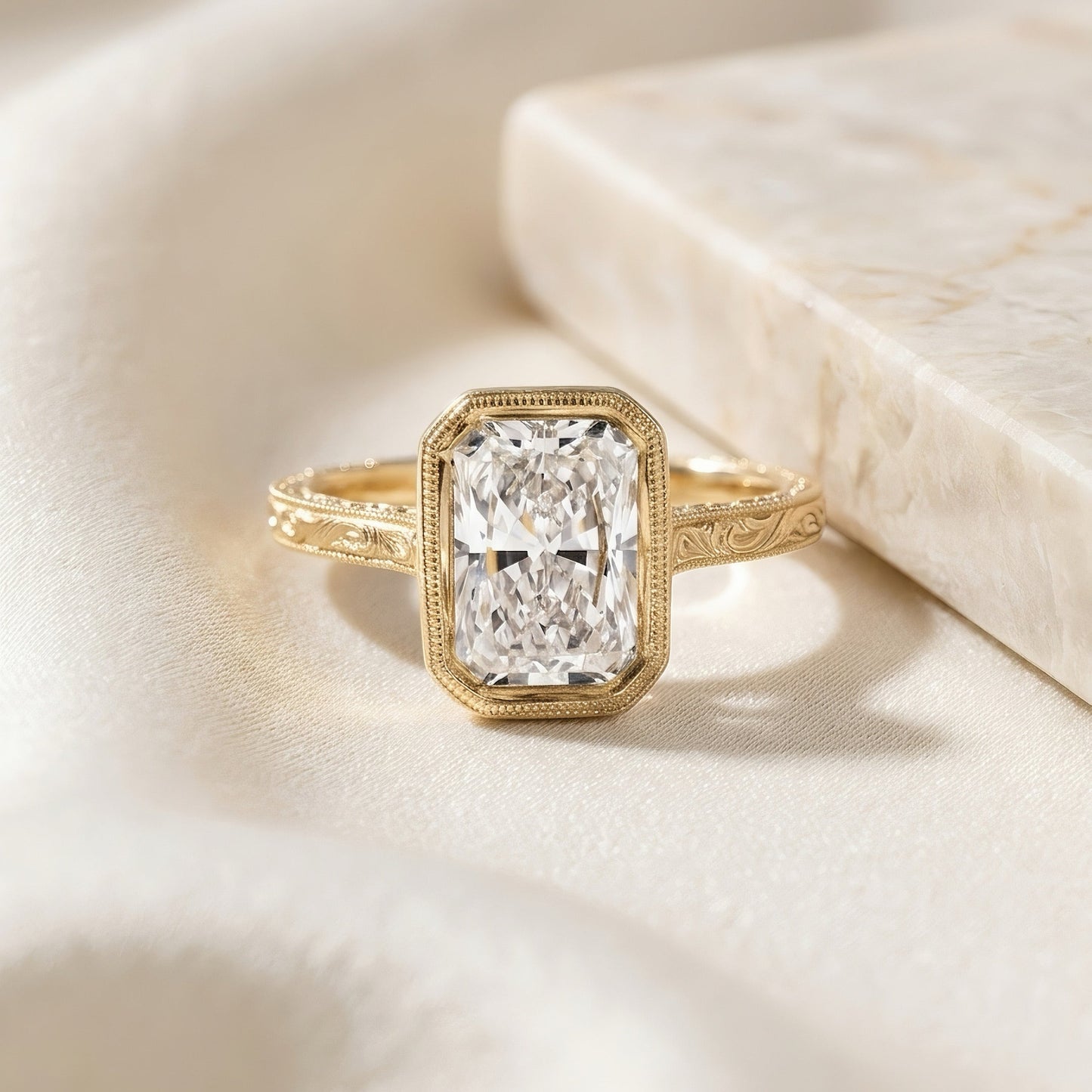 Radiant-Solitär Verlobungsring | 2.0-5.0 ct | Custom Design | 14k Gold | Lunevya