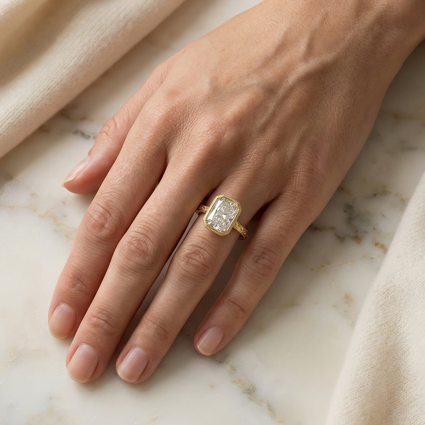 Radiant-Solitär Verlobungsring | 2.0-5.0 ct | Custom Design | 14k Gold | Lunevya