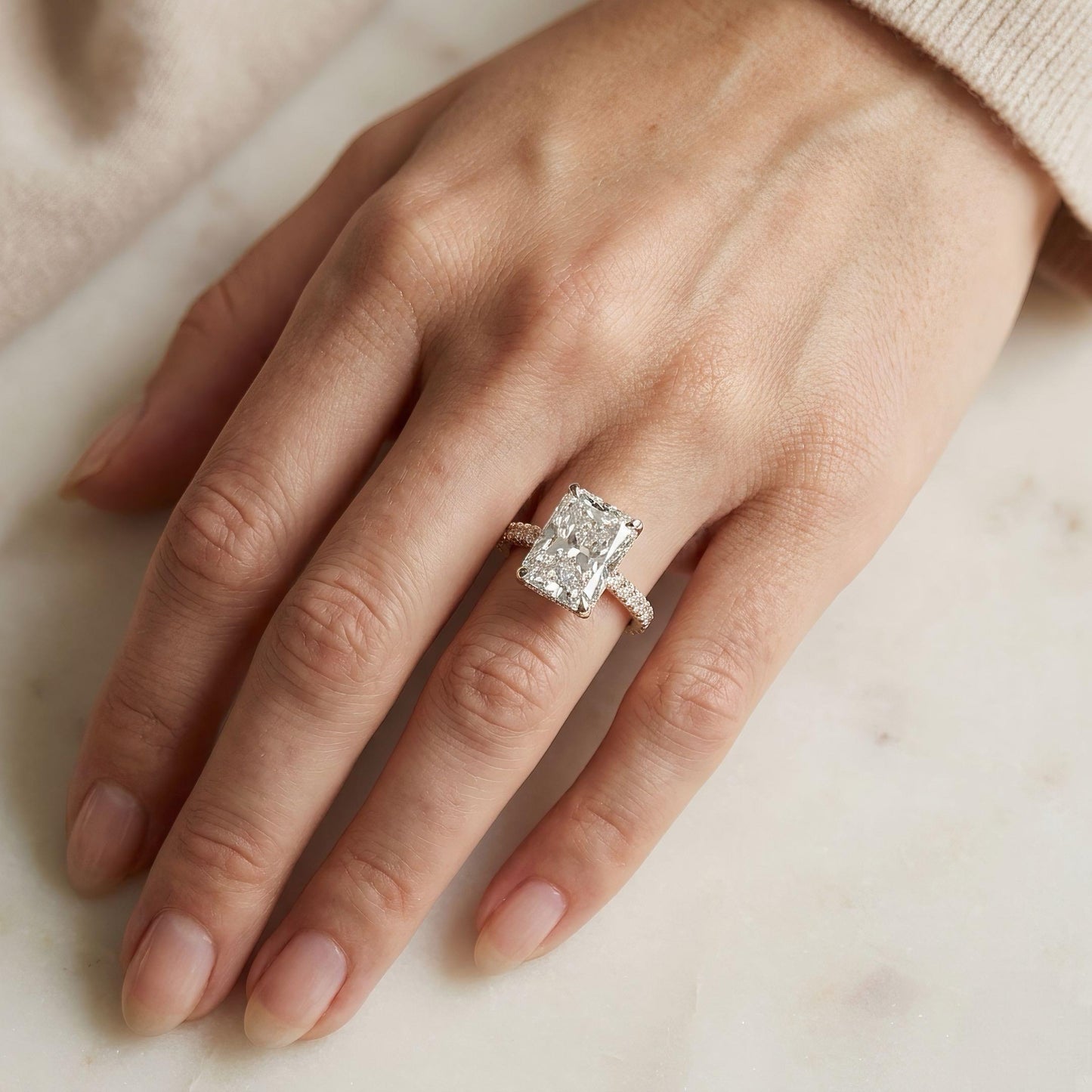 Radiant-Solitär Verlobungsring | 5.0 Karat | Lab-grown Diamant | 14k Gold | Lunevya