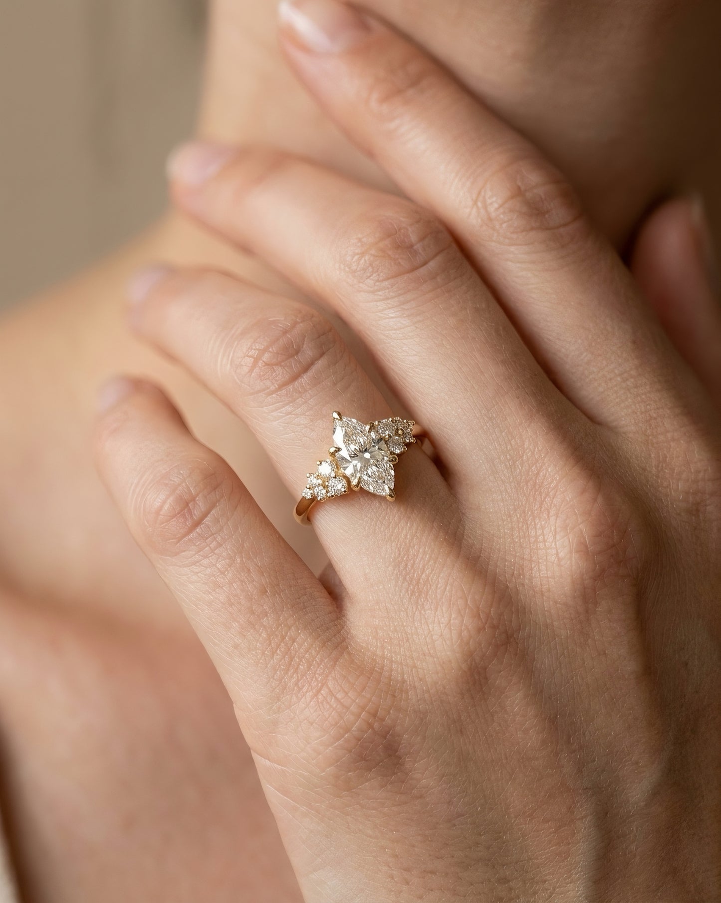 Marquise-Verlobungsring | Florales Cluster-Design | Lab-grown Diamant | 14k Gold | Lunevya