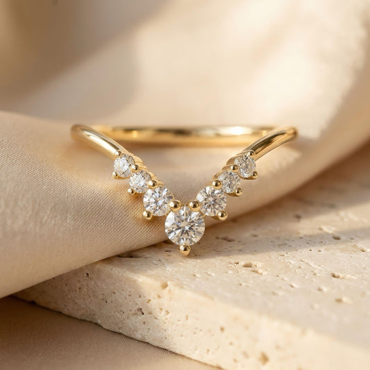 V-Diamantband | 0.60 ct | Moderner Bandring | Lab-grown Diamant | 14k Gold | Lunevya