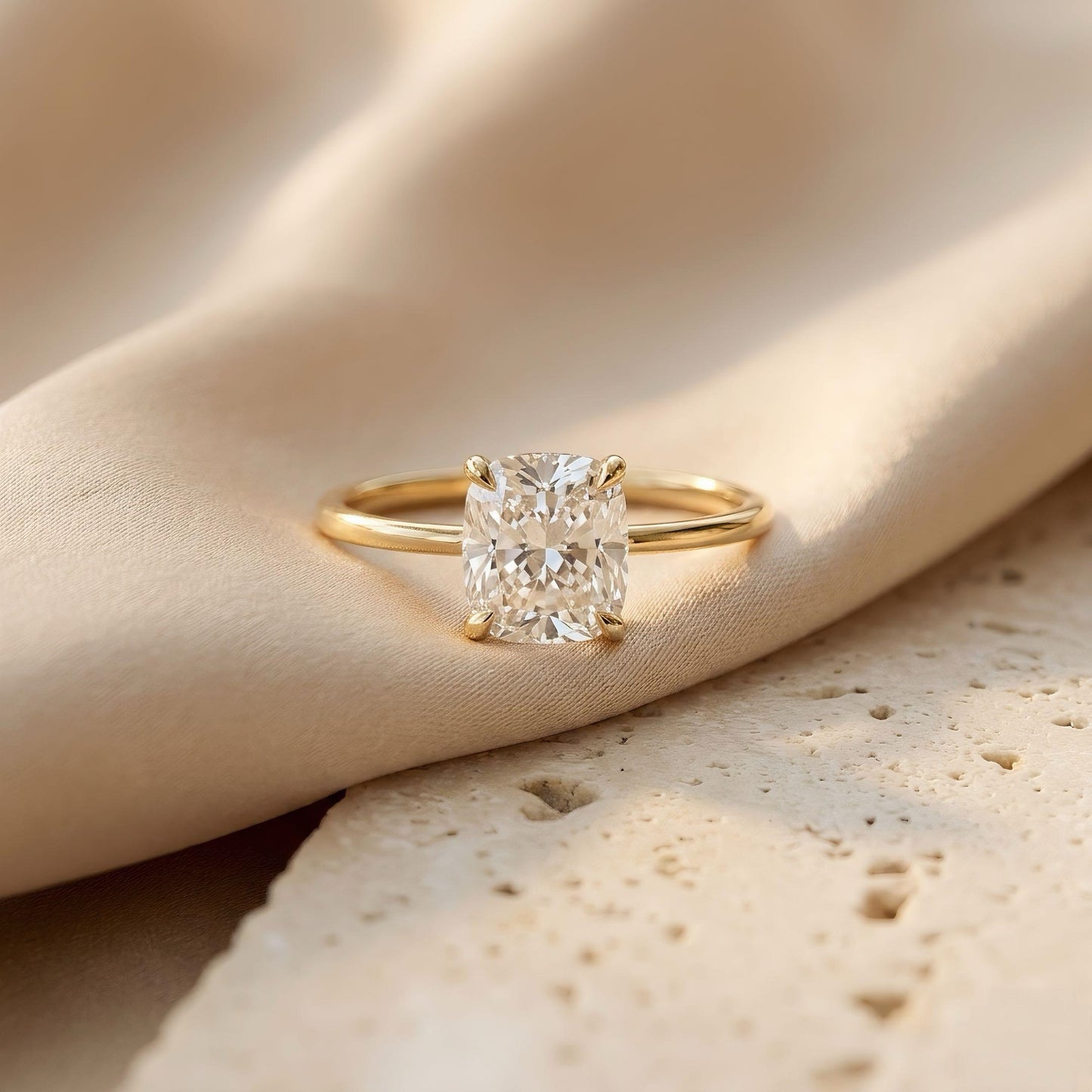 Lunevya Cushion Solitärring | 1.00 – 4.00 ct | 14k Gold