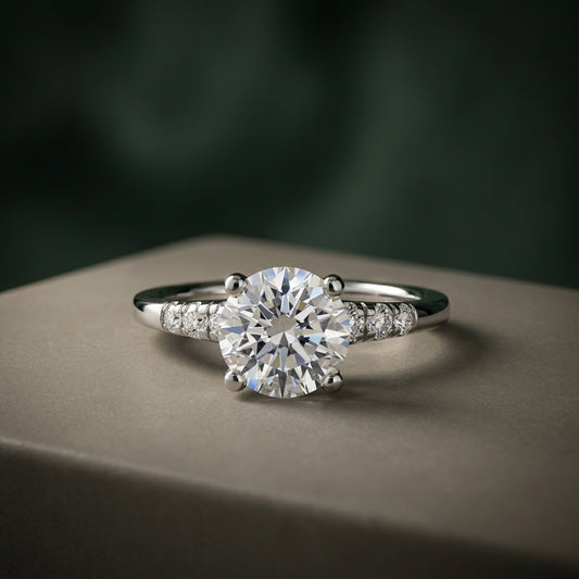 Solitaire with Shoulder Accents – LUNEVYA