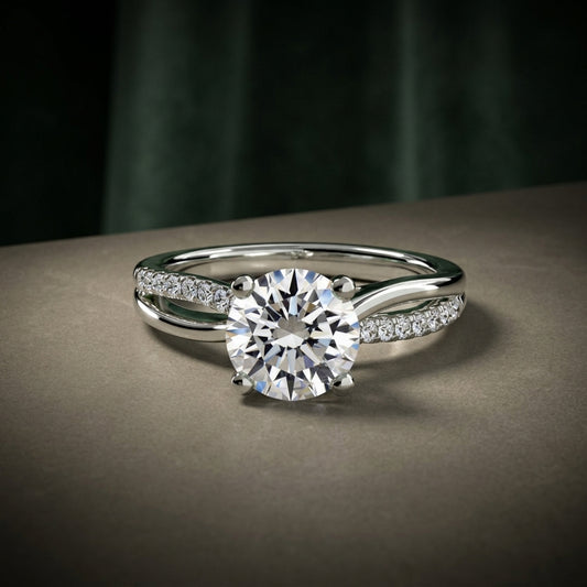 The Split Shank Pavé Solitaire – LUNEVYA