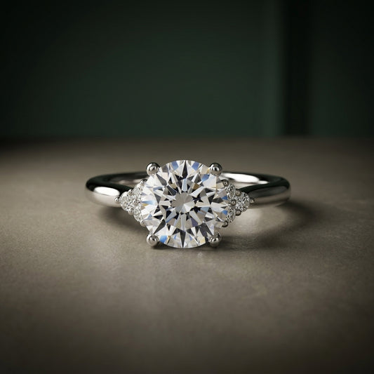 Solitaire with Cluster Shoulders – LUNEVYA
